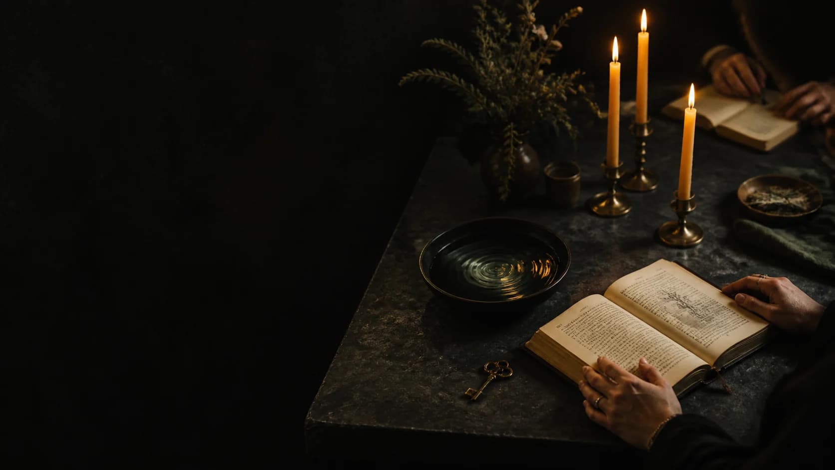 Estudo, prática ritual e cuidado reunidos no universo do Caminhos de Hekate
